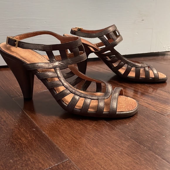 Metallic Chie Mihara strappy sandals - Picture 3 of 4